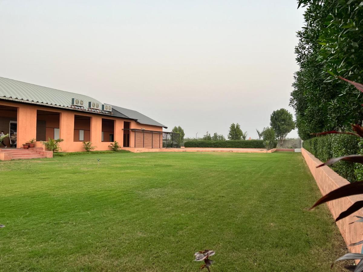 Santu Basil - An Eco Resort バーヴナガル エクステリア 写真